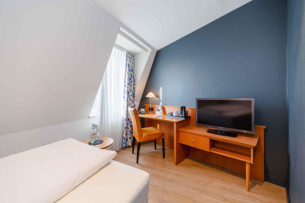 Plaza Inn Koeln Pulheim Zewnętrze zdjęcie