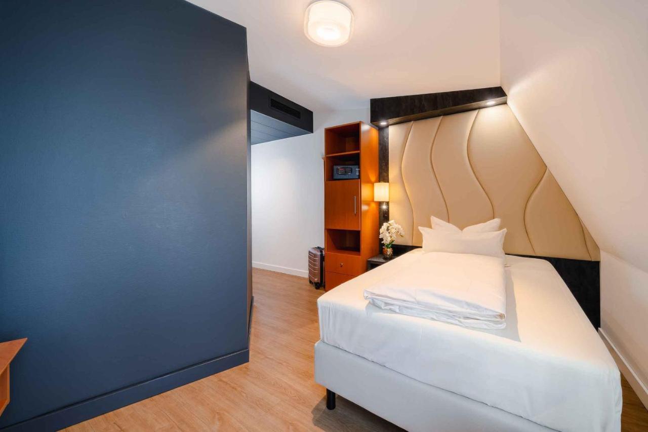 Plaza Inn Koeln Pulheim Zewnętrze zdjęcie